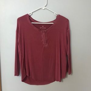 Soft and sexy American Eagle top